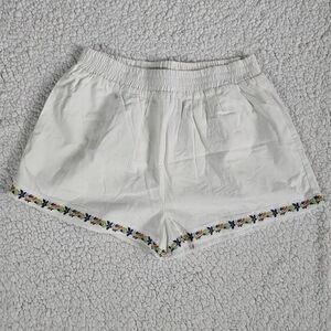 Mink Pink Shorts White With A Floral Pattern Size Large